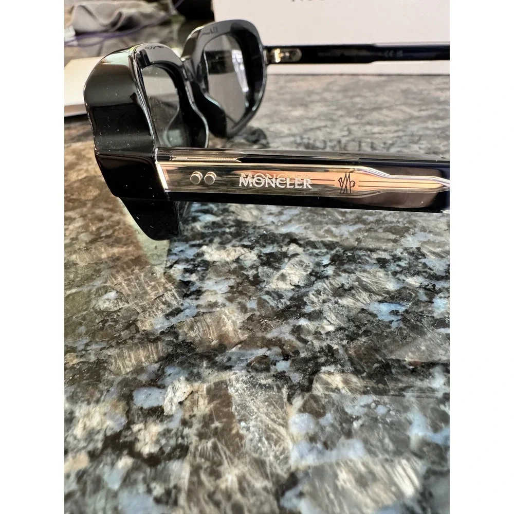 Moncler‎ Suntrap ML6008 Sunglasses Black Grey Rectangular Made in Italy ML 6008